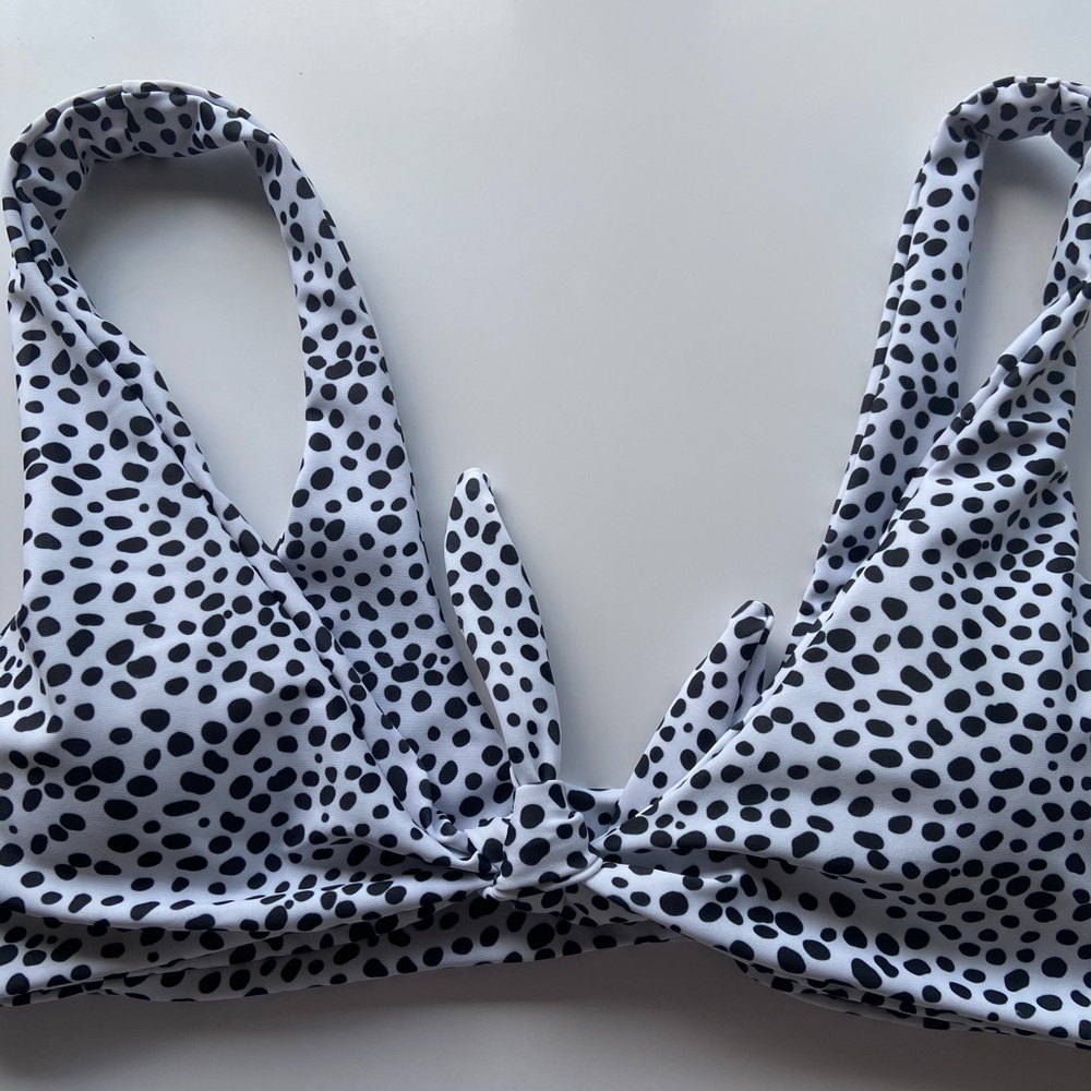 Polk a dot bikini top